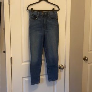 Madewell the mom jean size 27